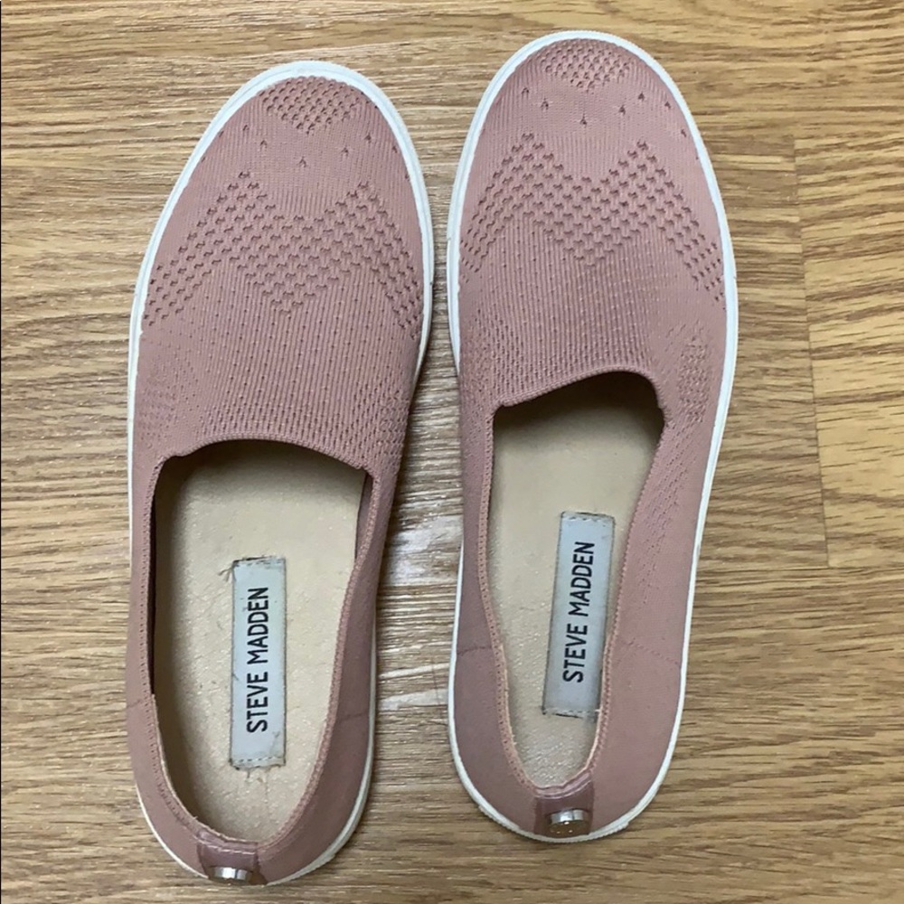 Steve Madden slip on flats
